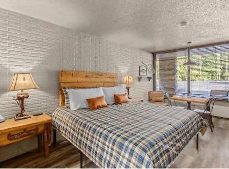 Stonegate Lodge King Bed Wifi Roku Tv Salt Water Pool Room #203 Eureka Springs Eksteriør bilde