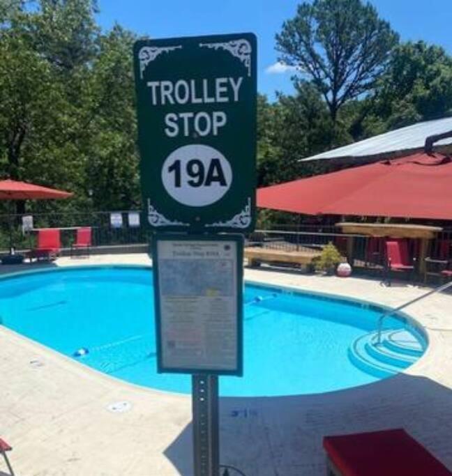 Stonegate Lodge King Bed Wifi Roku Tv Salt Water Pool Room #203 Eureka Springs Eksteriør bilde