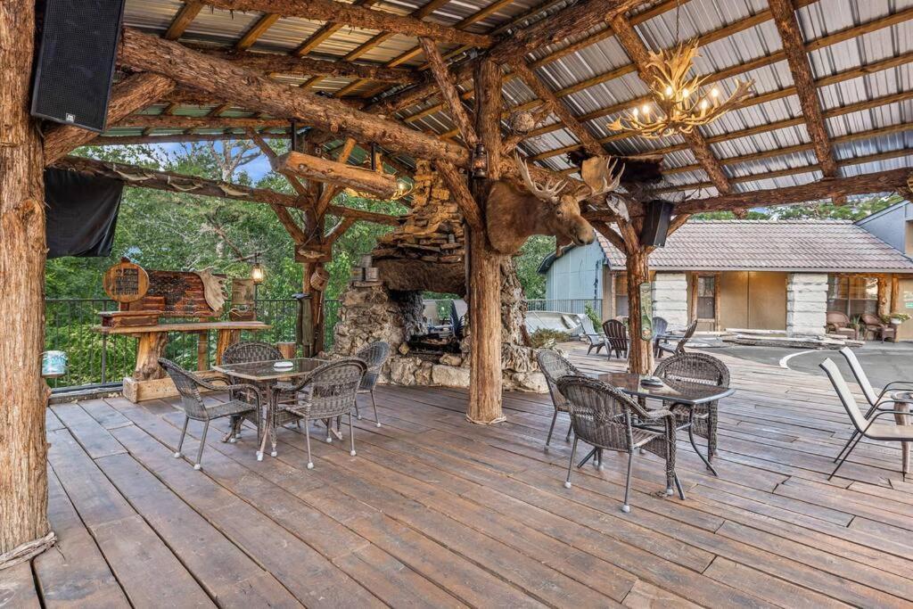 Stonegate Lodge King Bed Wifi Roku Tv Salt Water Pool Room #203 Eureka Springs Eksteriør bilde