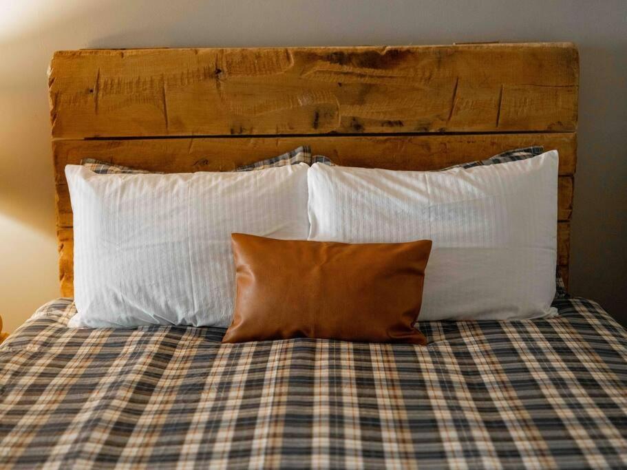 Stonegate Lodge King Bed Wifi Roku Tv Salt Water Pool Room #203 Eureka Springs Eksteriør bilde