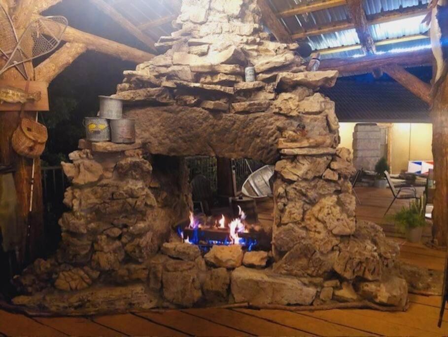 Stonegate Lodge King Bed Wifi Roku Tv Salt Water Pool Room #203 Eureka Springs Eksteriør bilde